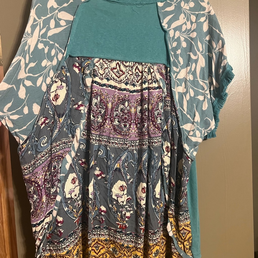 Umgee Teal Top with Floral Sleeves - Picture 4 of 6